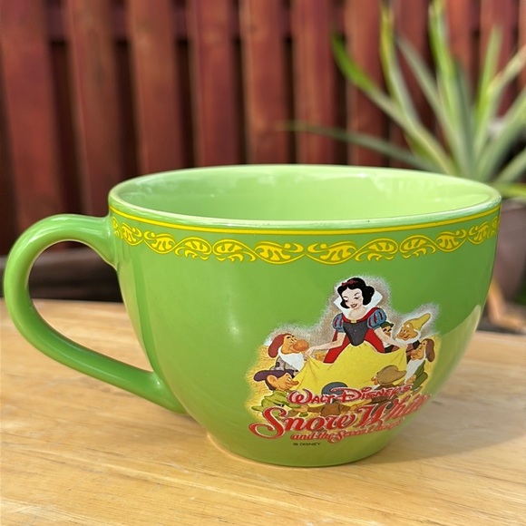 Disney Snow White & The Seven Dwarfs Large Mugs Hot Chocolate Coffee Tea Mug - Picture 1 of 5